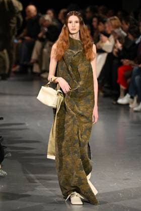 PFW Uma Wang Runway A model walks the runway during the Uma Wang Womenswear Fall Winter 2025-2026 show as part of Paris Fashion Week at L’Observatoire de Paris in Paris, France on March 06, 2025. Photo by Aurore Marechal ABACAPRESS.COM Paris France  Copyright: xMarechalxAurore ABACAx
