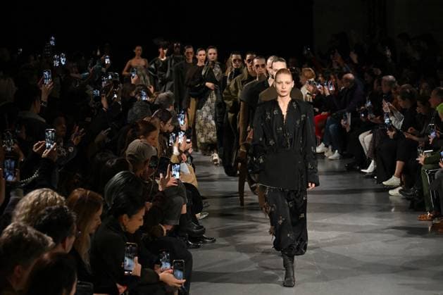PFW Uma Wang Runway Models walk the runway during the Uma Wang Womenswear Fall Winter 2025-2026 show as part of Paris Fashion Week at L’Observatoire de Paris in Paris, France on March 06, 2025. Photo by Aurore Marechal ABACAPRESS.COM Paris France  Copyright: xMarechalxAurore ABACAx