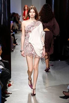 Christopher Esber Ready to wear fall winter 2025 26 Paris March 2025 Christopher Esber Ready to wear fall winter 2025 26 Paris March 2025, Credit:Zeppelin Avalon  Copyright: xZeppelinx xAvalonx 0973051502