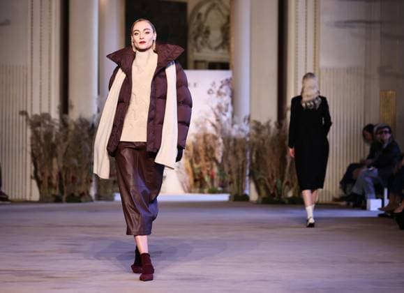 (250307) -- PARIS , March 7, 2025 -- A model presents a creation from the ready-to-wear Fall Winter 2025-2026 collections by INTERDEE during the Paris Fashion Week, in Paris, France, March 6, 2025. ) FRANCE-PARIS-FASHION WEEK-INTERDEE GaoxJing 