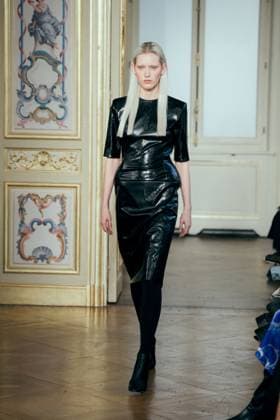 PFW - Leonard Runway A model presents a creation by Leonard Paris for the Womenswear Ready-to-wear Fall-Winter 2025 2026 collection as part of the Paris Fashion Week, in Paris, France on March 7, 2025. Photo by Alexis Jumeau ABACAPRESS.COM Paris France  Copyright: xJumeauxAlexis ABACAx