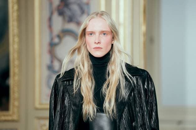 PFW - Leonard Runway A model presents a creation by Leonard Paris for the Womenswear Ready-to-wear Fall-Winter 2025 2026 collection as part of the Paris Fashion Week, in Paris, France on March 7, 2025. Photo by Alexis Jumeau ABACAPRESS.COM Paris France  Copyright: xJumeauxAlexis ABACAx