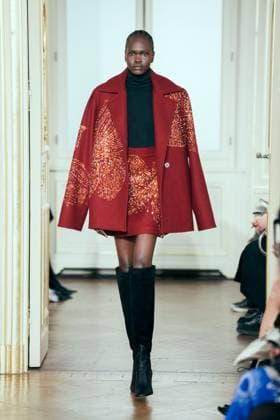 PFW - Leonard Runway A model presents a creation by Leonard Paris for the Womenswear Ready-to-wear Fall-Winter 2025 2026 collection as part of the Paris Fashion Week, in Paris, France on March 7, 2025. Photo by Alexis Jumeau ABACAPRESS.COM Paris France  Copyright: xJumeauxAlexis ABACAx