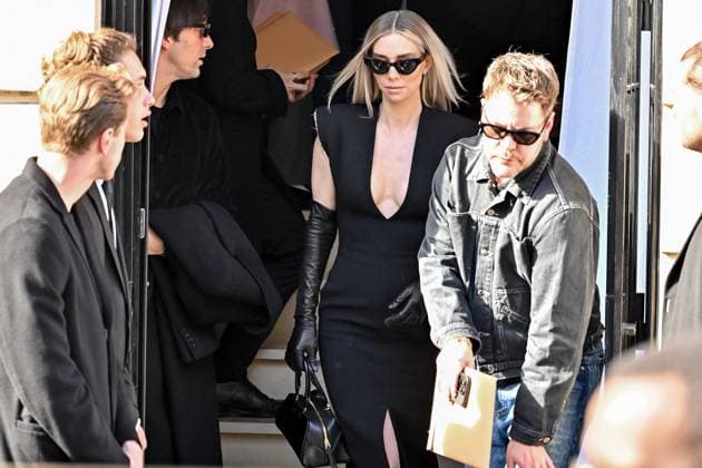 PFW Givenchy Outside Arrivals Vanessa Kirby arriving at Givenchy show during Paris Fashion Week in Paris, France on March 7, 2025. Photo by Julien Reynaud APS-Medias ABACAPRESS.COM Paris France  Copyright: xReynaudxJulien APS-Medias ABACAx