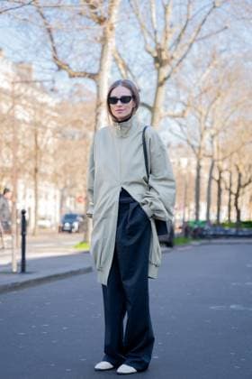 PFW - Christopher Esber Street Style People attending the Christopher Esber show as part of Paris Fashion Week at the Palais de Tokyo on March 06, 2025 in Paris, France. Photo by Gaelle Abrard ABACAPRESS.COM Paris France  Copyright: xAbrardxGaelle ABACAx