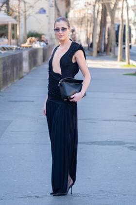 PFW - Christopher Esber Street Style People attending the Christopher Esber show as part of Paris Fashion Week at the Palais de Tokyo on March 06, 2025 in Paris, France. Photo by Gaelle Abrard ABACAPRESS.COM Paris France  Copyright: xAbrardxGaelle ABACAx