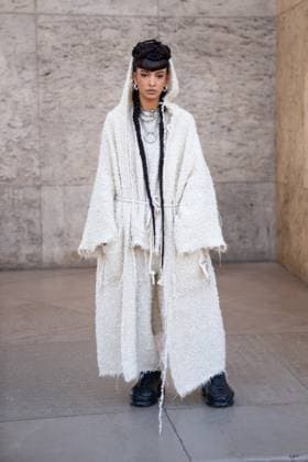 PFW - Christopher Esber Street Style People attending the Christopher Esber show as part of Paris Fashion Week at the Palais de Tokyo on March 06, 2025 in Paris, France. Photo by Gaelle Abrard ABACAPRESS.COM Paris France  Copyright: xAbrardxGaelle ABACAx