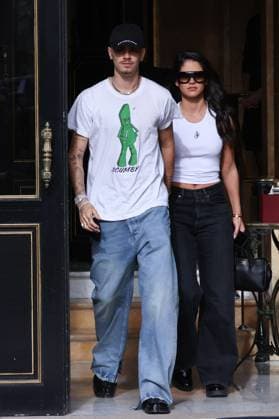 Romeo Beckham and his girlfriend Kim Turnbull leave La Réserve Paris Hotel and Spa on the sidelines of Paris Fashion Week PFW Romeo Beckham and his girlfriend Kim Turnbull leave La Réserve Paris Hotel and Spa on the sidelines of Paris Fashion Week PFW , in Paris, France, on March 7, 2025 Cyril Moreau Bestimage Romeo Beckham and his girlfriend Kim Turnbull leave La Réserve Paris Hotel and Spa on the sidelines of Paris Fashion Week PFW , in Paris, France, on March 7, 2025 Paris France  Copyright: xCYRILxMOREAUx xBESTIMAGExCYRILxMOREAUx xBESTIMAGEx