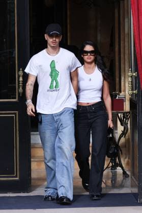 Romeo Beckham and his girlfriend Kim Turnbull leave La Réserve Paris Hotel and Spa on the sidelines of Paris Fashion Week PFW Romeo Beckham and his girlfriend Kim Turnbull leave La Réserve Paris Hotel and Spa on the sidelines of Paris Fashion Week PFW , in Paris, France, on March 7, 2025 Cyril Moreau Bestimage Romeo Beckham and his girlfriend Kim Turnbull leave La Réserve Paris Hotel and Spa on the sidelines of Paris Fashion Week PFW , in Paris, France, on March 7, 2025 Paris France  Copyright: xCYRILxMOREAUx xBESTIMAGExCYRILxMOREAUx xBESTIMAGEx