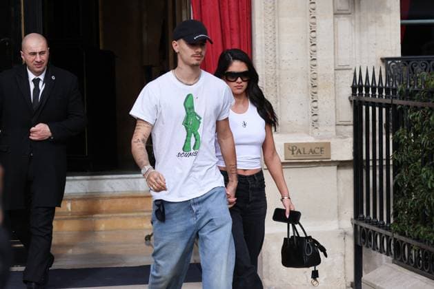 Romeo Beckham and his girlfriend Kim Turnbull leave La Réserve Paris Hotel and Spa on the sidelines of Paris Fashion Week PFW Romeo Beckham and his girlfriend Kim Turnbull leave La Réserve Paris Hotel and Spa on the sidelines of Paris Fashion Week PFW , in Paris, France, on March 7, 2025 Cyril Moreau Bestimage Romeo Beckham and his girlfriend Kim Turnbull leave La Réserve Paris Hotel and Spa on the sidelines of Paris Fashion Week PFW , in Paris, France, on March 7, 2025 Paris France  Copyright: xCYRILxMOREAUx xBESTIMAGExCYRILxMOREAUx xBESTIMAGEx