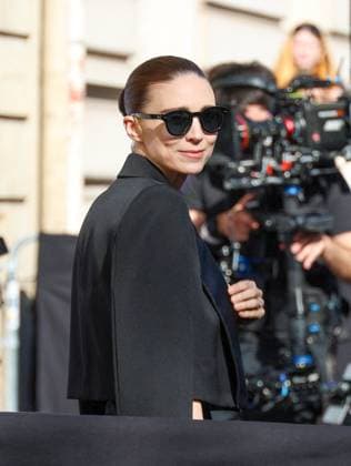 Arrivals at the Givenchy Fashion Fall Winter 2025 2026 Ready to Wear Collection show during Paris Fashion Week PFW at the Hôtel de Camaran Rooney Mara arrivals at the Givenchy Fashion Fall Winter 2025 2026 Ready to Wear Collection show during Paris Fashion Week PFW at the Hôtel de Camaran, in Paris, France, March 7, 2025 Denis Guignebourg Bestimage Arrivals at the Givenchy Fashion Fall Winter 2025 2026 Ready to Wear Collection show during Paris Fashion Week PFW at the Hôtel de Camaran, in Paris, France, March 7, 2025 Paris France  Copyright: xDenisxGuignebourgx xBestimagexDenisxGuignebourgx xBestimagex