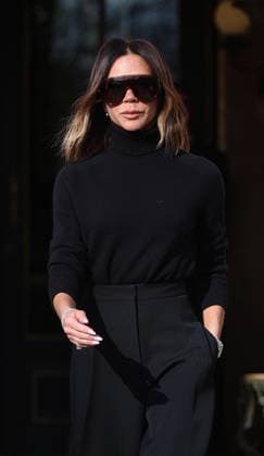 - Paris Fashion Week Celebrity Sighting, Paris, France - 7th March 2025. Daniel Weir Crystal Pix Victoria Beckham leaving her Paris Hotel. - Paris Fashion Week Celebrity Sighting, Paris, France - 7th March 2025. Daniel Weir Crystal Pix Paris Paris France Copyright: xDanxWeirx CP_Paris_Fashion_Week_Sighting_21