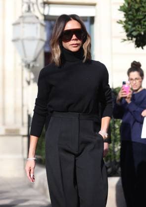 News Themen der Woche KW10 Entertainment Bilder des Tages - Paris Fashion Week Celebrity Sighting, Paris, France - 7th March 2025. Daniel Weir Crystal Pix Victoria Beckham leaving her Paris Hotel. - Paris Fashion Week Celebrity Sighting, Paris, France - 7th March 2025. Daniel Weir Crystal Pix Paris Paris France Copyright: xDanxWeirx CP_Paris_Fashion_Week_Sighting_32