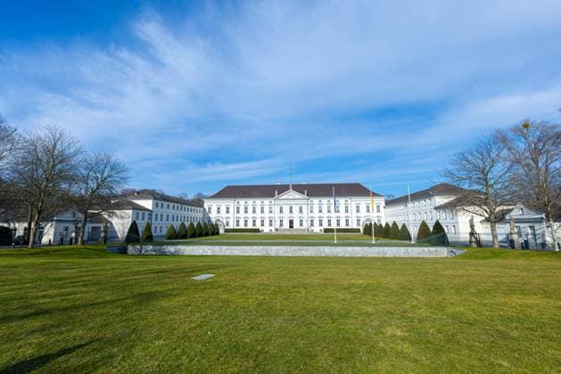 Schloss Bellevue Deutschland Berlin am 07.03.2025: Außenansicht vom Berliner Amtssitz des deutschen Bundespräsidenten.. *** Bellevue Palace Germany Berlin on 07 03 2025 Exterior view of the official residence of the German Federal President in Berlin