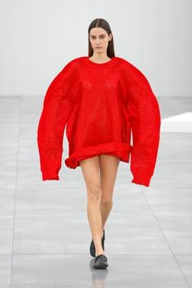Issey Miyake Ready to Wear Fall Winter 2025 - Paris, March 2025 Issey Miyake Ready to Wear Fall Winter 2025 - Paris, March 2025, Credit:Zeppelin Avalon  Copyright: xZeppelinx xAvalonx 0973404319