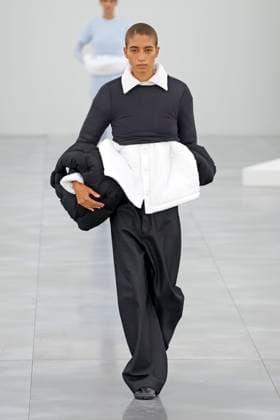 Issey Miyake Ready to Wear Fall Winter 2025 - Paris, March 2025 Issey Miyake Ready to Wear Fall Winter 2025 - Paris, March 2025, Credit:Zeppelin Avalon  Copyright: xZeppelinx xAvalonx 0973404575