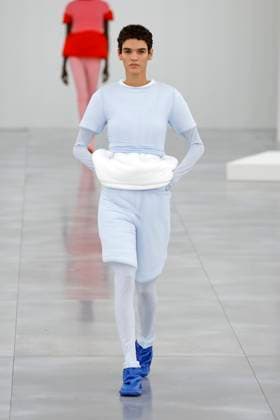 Issey Miyake Ready to Wear Fall Winter 2025 - Paris, March 2025 Issey Miyake Ready to Wear Fall Winter 2025 - Paris, March 2025, Credit:Zeppelin Avalon  Copyright: xZeppelinx xAvalonx 0973404613