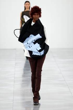 Issey Miyake Ready to Wear Fall Winter 2025 - Paris, March 2025 Issey Miyake Ready to Wear Fall Winter 2025 - Paris, March 2025, Credit:Zeppelin Avalon  Copyright: xZeppelinx xAvalonx 0973404927
