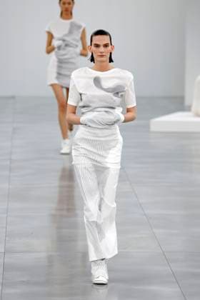 Issey Miyake Ready to Wear Fall Winter 2025 - Paris, March 2025 Issey Miyake Ready to Wear Fall Winter 2025 - Paris, March 2025, Credit:Zeppelin Avalon  Copyright: xZeppelinx xAvalonx 0973404964