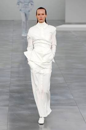 Issey Miyake Ready to Wear Fall Winter 2025 - Paris, March 2025 Issey Miyake Ready to Wear Fall Winter 2025 - Paris, March 2025, Credit:Zeppelin Avalon  Copyright: xZeppelinx xAvalonx 0973405182