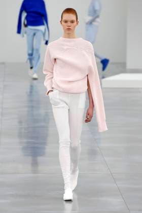 Issey Miyake Ready to Wear Fall Winter 2025 - Paris, March 2025 Issey Miyake Ready to Wear Fall Winter 2025 - Paris, March 2025, Credit:Zeppelin Avalon  Copyright: xZeppelinx xAvalonx 0973405812