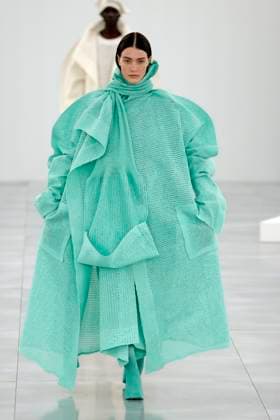 Issey Miyake Ready to Wear Fall Winter 2025 - Paris, March 2025 Issey Miyake Ready to Wear Fall Winter 2025 - Paris, March 2025, Credit:Zeppelin Avalon  Copyright: xZeppelinx xAvalonx 0973405965