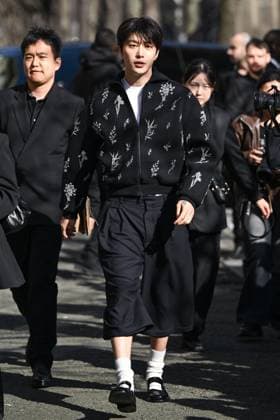 PFW Givenchy Arrivals Fan Cheng Cheng attending the Givenchy Womenswear Fall Winter 2025-2026 show as part of Paris Fashion Week in Paris, France on March 07, 2025. Photo by Aurore Marechal ABACAPRESS.COM Paris France  Copyright: xMarechalxAurore ABACAx