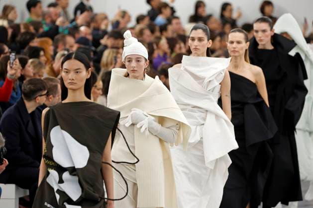 Issey Miyake, Ready to Wear Fall Winter 2025 - Paris, March 2025 Issey Miyake, Ready to Wear Fall Winter 2025 - Paris, March 2025, Credit:Zeppelin Avalon  Copyright: xZeppelinx xAvalonx 0973485191