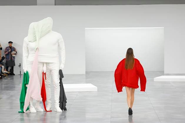 Issey Miyake, Ready to Wear Fall Winter 2025 - Paris, March 2025 Issey Miyake, Ready to Wear Fall Winter 2025 - Paris, March 2025, Credit:Zeppelin Avalon  Copyright: xZeppelinx xAvalonx 0973485249