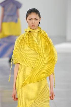 Issey Miyake, Ready to Wear Fall Winter 2025 - Paris, March 2025 Issey Miyake, Ready to Wear Fall Winter 2025 - Paris, March 2025, Credit:Zeppelin Avalon  Copyright: xZeppelinx xAvalonx 0973486760