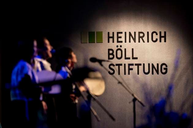 Preisverleihung des Anne-Klein-Frauenpreises am 07.03.2025 Die belarussische Folk-Band KRIWI tritt während der Preisverleihung auf. Preisverleihung des Anne-Klein-Frauenpreises 2025, der in diesem Jahr an Darya Afanasyeva, Irina Alkhovka und Julia Mickiewicz verliehen wurde. Copyright: xEVENTPRESSxJeremyxKnowlesx