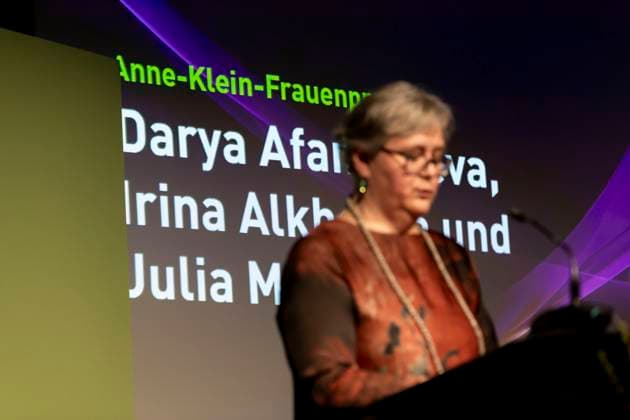 Preisverleihung des Anne-Klein-Frauenpreises am 07.03.2025 Die belarussische Autorin Irina Alkhovka hält eine Rede nach der Verleihung des Anne Klein Frauenpreises 2025. Copyright: xEVENTPRESSxJeremyxKnowlesx