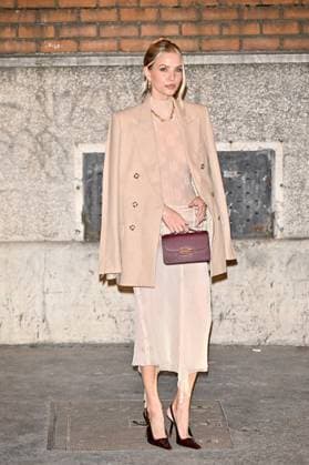 PFW Victoria Beckham Outside Arrivals Leonie Hanne arriving at Victoria Beckham show during Paris Fashion Week in Paris, France on March 7, 2025. Photo by Julien Reynaud APS-Medias ABACAPRESS.COM Paris France  Copyright: xReynaudxJulien APS-Medias ABACAx