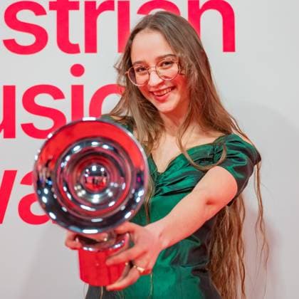 20250307 Red Carpet Verleihung 25. Amadeus Austrian Music Awards WIEN, OESTERREICH - 07. MAERZ: Preistraegerin des 25. Amadeus Austria Music Awards 2025 in der Kategorie -FM4 Award 2025- Solo-Musikerin Anja Sodnikar alias Sodl nach der Verleihung des 25. Amadeus Austria Music Awards 2025 in der MARX Halle am 07. Maerz 2025 in Wien, Oesterreich. 250307_SEPA_17_007 Copyright: xIsabellexOuvrardx SEPAxMedia