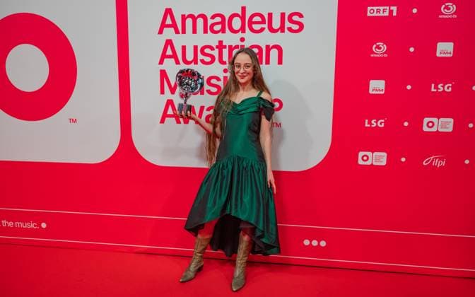 20250307 Red Carpet Verleihung 25. Amadeus Austrian Music Awards WIEN, OESTERREICH - 07. MAERZ: Preistraegerin des 25. Amadeus Austria Music Awards 2025 in der Kategorie -FM4 Award 2025- Solo-Musikerin Anja Sodnikar alias Sodl nach der Verleihung des 25. Amadeus Austria Music Awards 2025 in der MARX Halle am 07. Maerz 2025 in Wien, Oesterreich. 250307_SEPA_17_004 Copyright: xIsabellexOuvrardx SEPAxMedia
