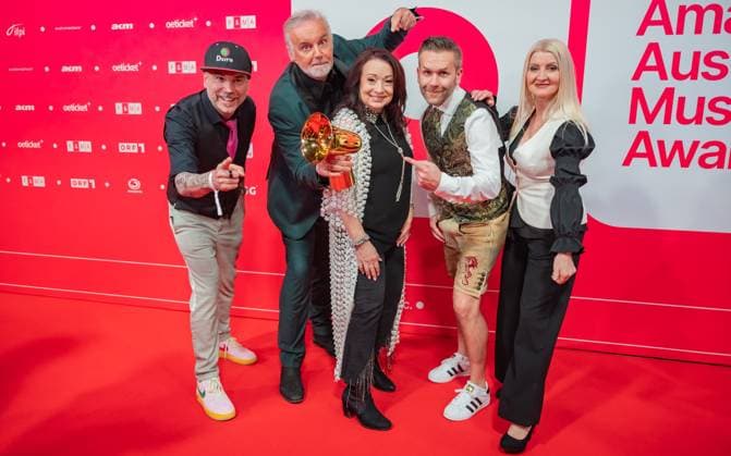 20250307 Red Carpet Verleihung 25. Amadeus Austrian Music Awards WIEN, OESTERREICH - 07. MAERZ: Die Seer Preistraeger des 25. Amadeus Austria Music Awards fuer ihr Lebenswerk nach der Show anslaesslich der Verleihung des 25. Amadeus Austria Music Awards 2025 in der MRX Halle am 07. Maerz 2024 in Wien, Oesterreich. 250307_SEPA_17_027 Copyright: xIsabellexOuvrardx SEPAxMedia