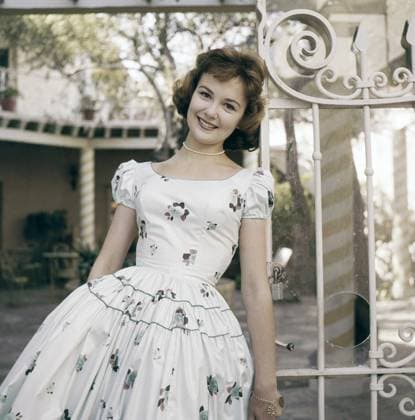 Shelley Fabares, late 1950s. ph: Leon Beauchemin TV Guide courtesy Everett CollectionP4DSHFA EC001 PUBLICATIONXNOTxINxCANxCHNxFRAxITAxJPNxNORxPOLxRUSxESPxUKxUSA Copyright: xx P4DSHFA EC001 P4DSHFA_EC001_H