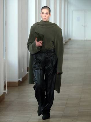 PFW - Christian Wijnants Runway A model walks the runway during the Christian Wijnants Womenswear Fall Winter 2025-2026 show as part of Paris Fashion, on March 7, 2025 in Paris, France. Photo by Alain-Gil Gonzalez ABACAPRESS.COM Paris France  Copyright: xGonzalezxAlain-Gil ABACAx