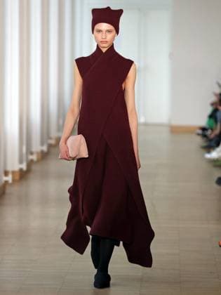 PFW - Christian Wijnants Runway A model walks the runway during the Christian Wijnants Womenswear Fall Winter 2025-2026 show as part of Paris Fashion, on March 7, 2025 in Paris, France. Photo by Alain-Gil Gonzalez ABACAPRESS.COM Paris France  Copyright: xGonzalezxAlain-Gil ABACAx