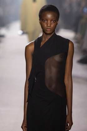 Paris Fashion Week, Victoria Beckham Modenschau . 07 03 2025. Paris, France. Victoria Beckham show at Paris Fashion Week for Autumn Winter 2025 26 .  xi-Imagesx IIM-25791-0016