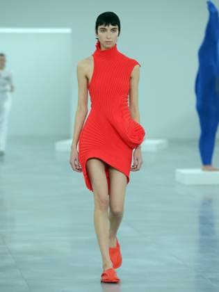 PFW - Issey Miyake Runway A model walks the runway during the Issey Miyake Womenswear Fall Winter 2025-2026 show as part of Paris Fashion, on March 7, 2025 in Paris, France. Photo by Alain-Gil Gonzalez ABACAPRESS.COM Paris France  Copyright: xGonzalezxAlain-Gil ABACAx