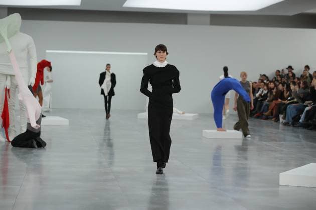 PFW - Issey Miyake Runway A model walks the runway during the Issey Miyake Womenswear Fall Winter 2025-2026 show as part of Paris Fashion, on March 7, 2025 in Paris, France. Photo by Alain-Gil Gonzalez ABACAPRESS.COM Paris France  Copyright: xGonzalezxAlain-Gil ABACAx