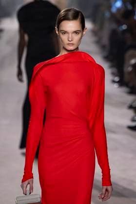 Paris Fashion Week, Victoria Beckham Modenschau . 07 03 2025. Paris, France. Victoria Beckham show at Paris Fashion Week for Autumn Winter 2025 26 .  xi-Imagesx IIM-25791-0085