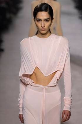 Paris Fashion Week, Victoria Beckham Modenschau . 07 03 2025. Paris, France. Victoria Beckham show at Paris Fashion Week for Autumn Winter 2025 26 .  xi-Imagesx IIM-25791-0098
