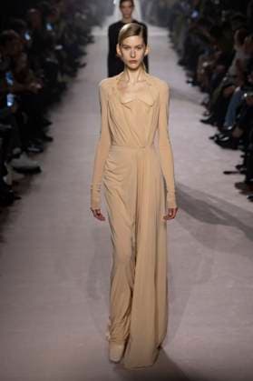 Paris Fashion Week, Victoria Beckham Modenschau . 07 03 2025. Paris, France. Victoria Beckham show at Paris Fashion Week for Autumn Winter 2025 26 .  xi-Imagesx IIM-25791-0102