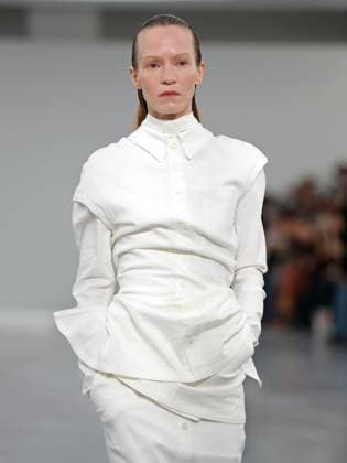 PFW - Issey Miyake Runway A model walks the runway during the Issey Miyake Womenswear Fall Winter 2025-2026 show as part of Paris Fashion, on March 7, 2025 in Paris, France. Photo by Alain-Gil Gonzalez ABACAPRESS.COM Paris France  Copyright: xGonzalezxAlain-Gil ABACAx
