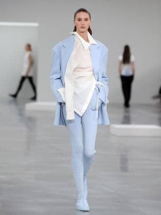 PFW - Issey Miyake Runway A model walks the runway during the Issey Miyake Womenswear Fall Winter 2025-2026 show as part of Paris Fashion, on March 7, 2025 in Paris, France. Photo by Alain-Gil Gonzalez ABACAPRESS.COM Paris France  Copyright: xGonzalezxAlain-Gil ABACAx