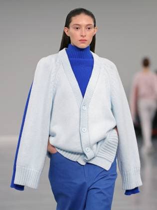 PFW - Issey Miyake Runway A model walks the runway during the Issey Miyake Womenswear Fall Winter 2025-2026 show as part of Paris Fashion, on March 7, 2025 in Paris, France. Photo by Alain-Gil Gonzalez ABACAPRESS.COM Paris France  Copyright: xGonzalezxAlain-Gil ABACAx