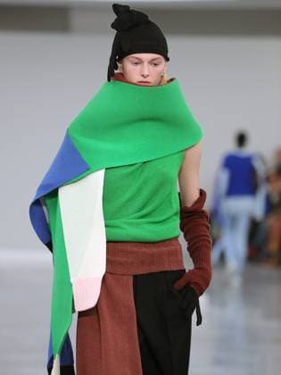 PFW - Issey Miyake Runway A model walks the runway during the Issey Miyake Womenswear Fall Winter 2025-2026 show as part of Paris Fashion, on March 7, 2025 in Paris, France. Photo by Alain-Gil Gonzalez ABACAPRESS.COM Paris France  Copyright: xGonzalezxAlain-Gil ABACAx