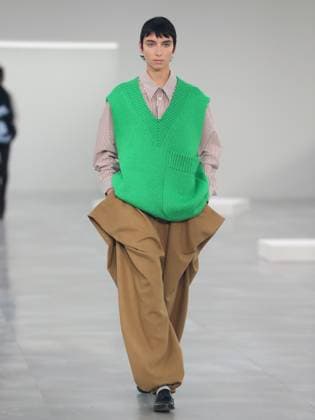 PFW - Issey Miyake Runway A model walks the runway during the Issey Miyake Womenswear Fall Winter 2025-2026 show as part of Paris Fashion, on March 7, 2025 in Paris, France. Photo by Alain-Gil Gonzalez ABACAPRESS.COM Paris France  Copyright: xGonzalezxAlain-Gil ABACAx